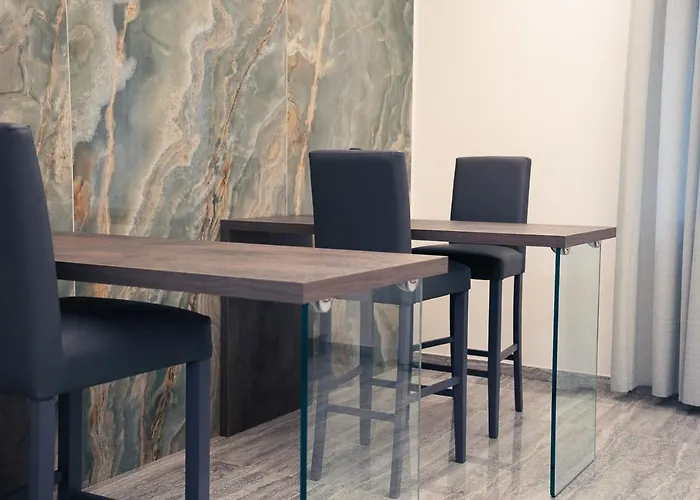 House 21 3* コッレッキオ